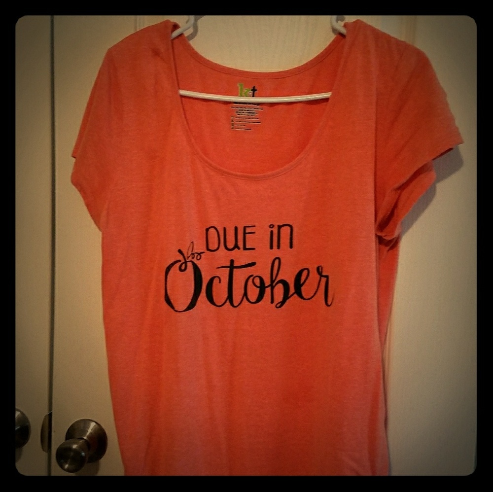 Maternity tshirt